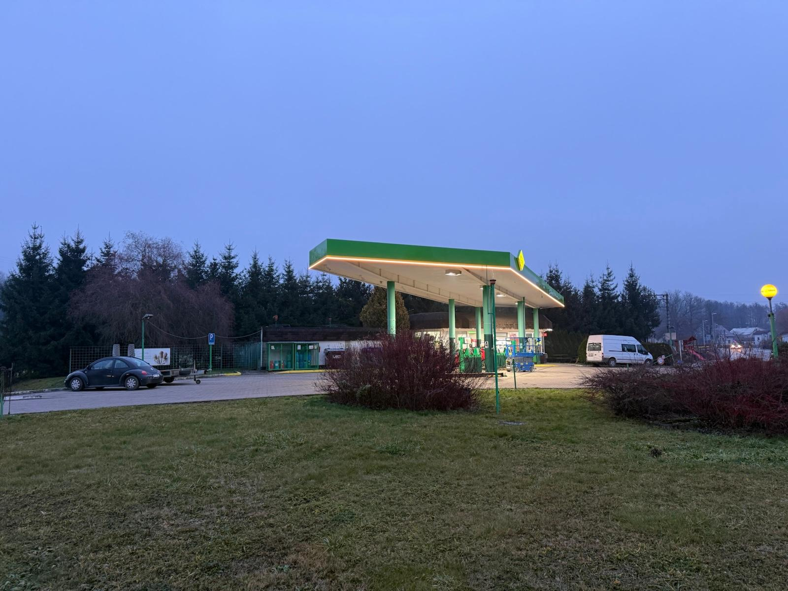 Čerpací stanice Agro Záměl – pohled od příjezdu